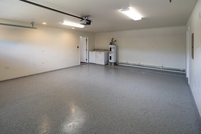 Building Photo - Beautiful Upgraded Single Family Home