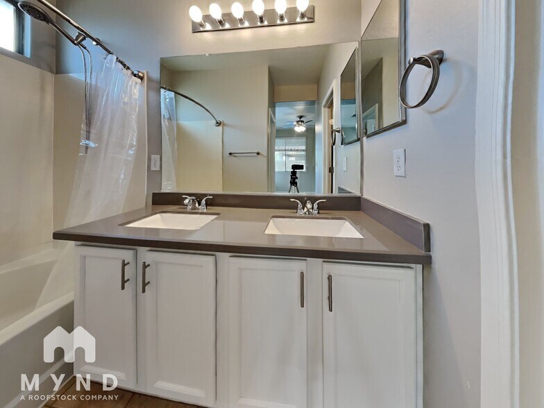 Building Photo - 39828 N Messner Way