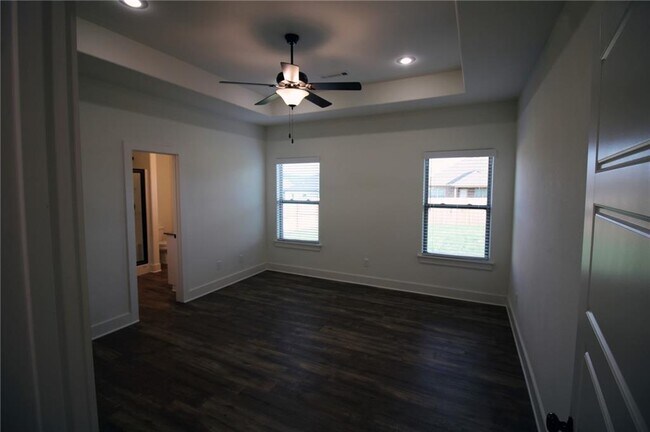 Building Photo - 851 Petit Jean St