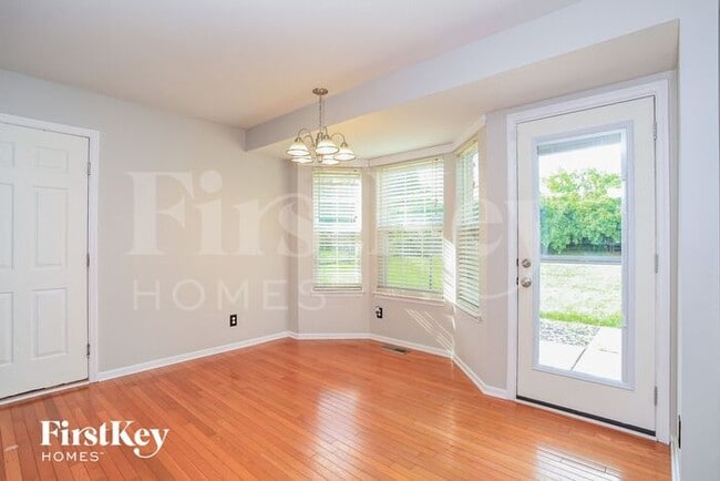 Building Photo - 634 Ellen Dr