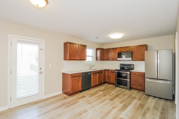 Building Photo - 505 Brady Dr