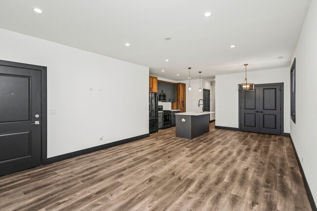 Building Photo - 6422 S Drexel Ave