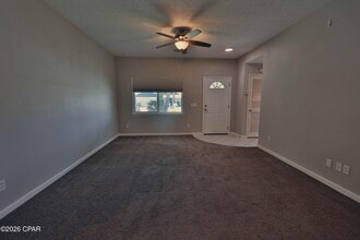 Building Photo - 3931 Treasure Cir