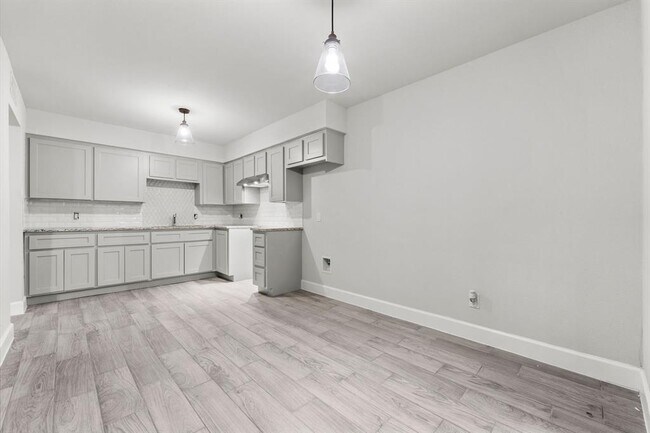 Building Photo - 9026 Kempwood Dr