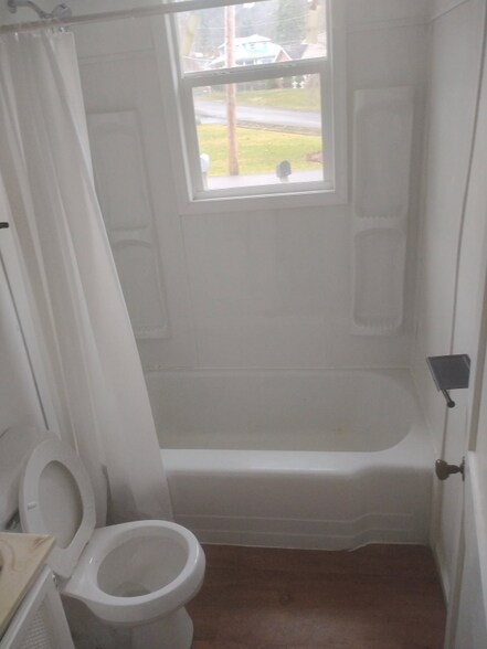 Building Photo - 115 Chatham Dr