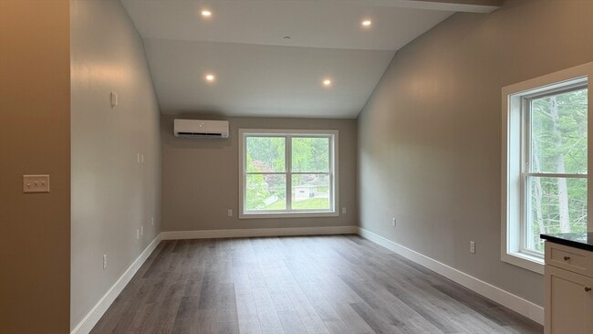 Building Photo - 251 Sladen St