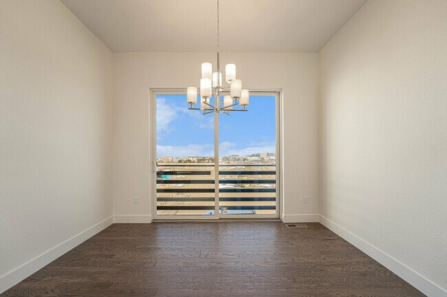 Building Photo - 2663 Nicholas Wy