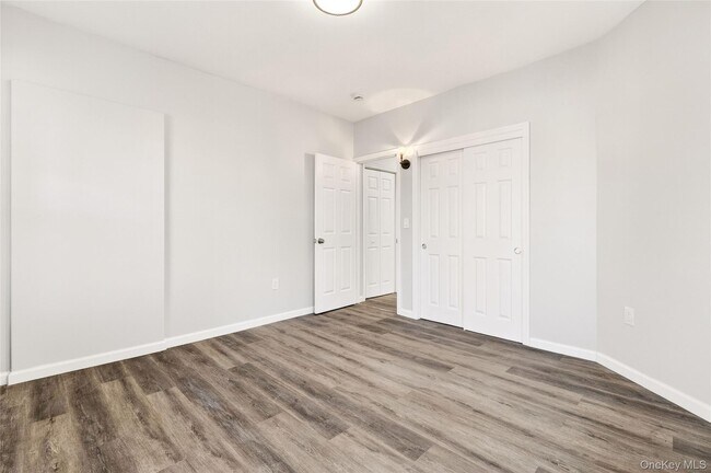 Building Photo - 21 Elysian Ave