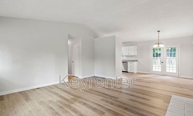 Building Photo - 6600 Woodcock Cir