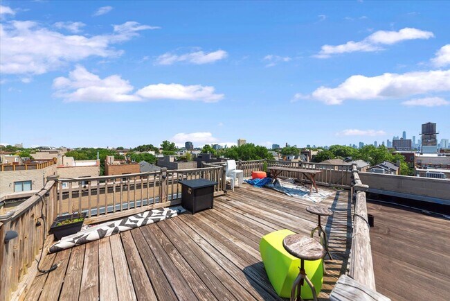 Building Photo - 1826 W Rice St