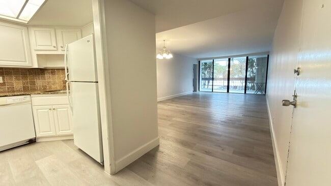 Building Photo - 2000 Presidential Way