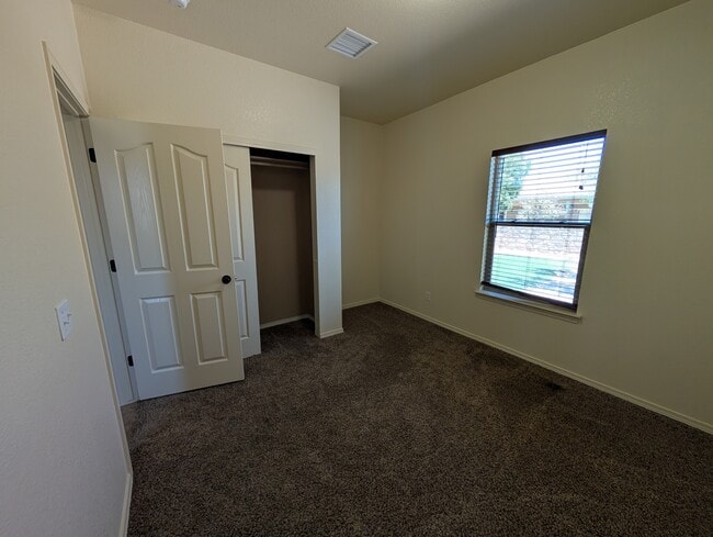 Building Photo - 5604 New Castle Ct