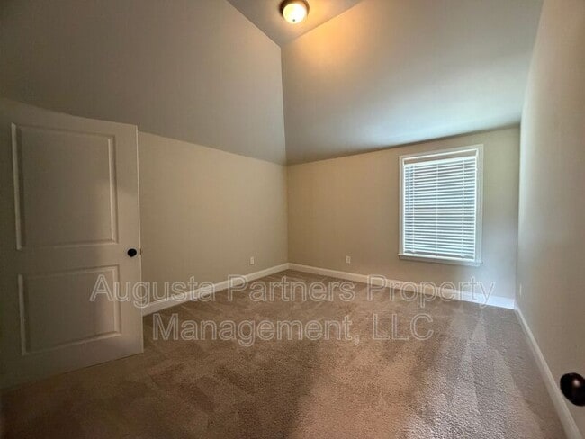 Building Photo - 3500 Hilltop Trl