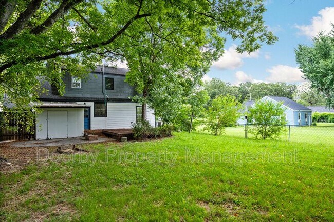 Building Photo - 5332 Oakdale Ave