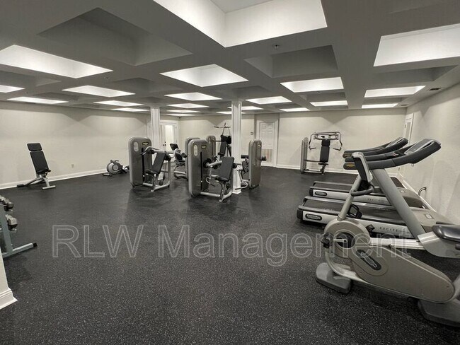 Building Photo - 11 N Central Ave