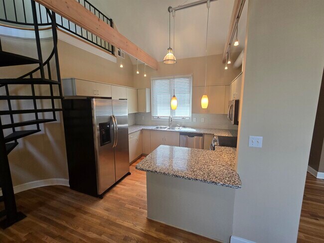 Building Photo - 113 Village Ln