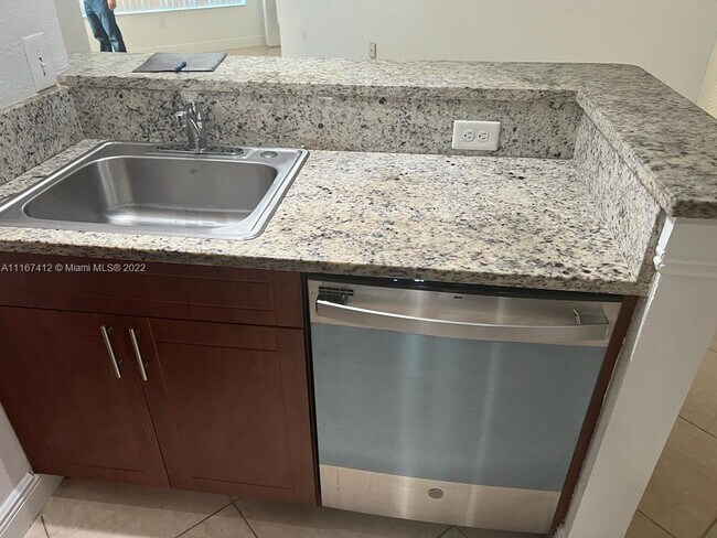 Building Photo - 13060 Vista Isles Dr