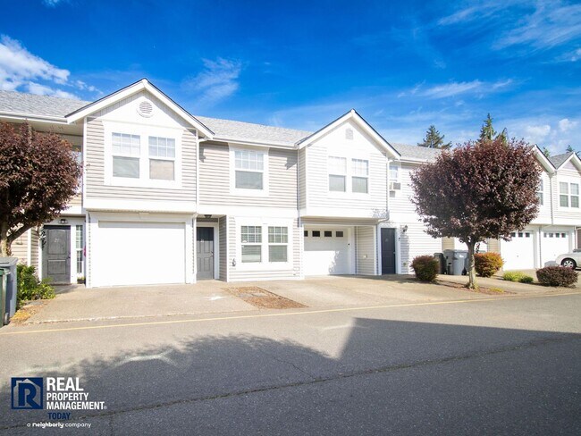 Building Photo - Courtney Ridge Townhome with Garage & Private Patio!