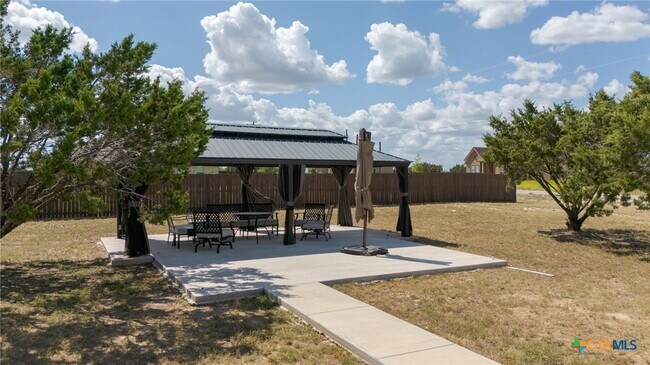 Building Photo - 300 Martin Dr