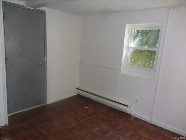 Building Photo - 130 Johnston St