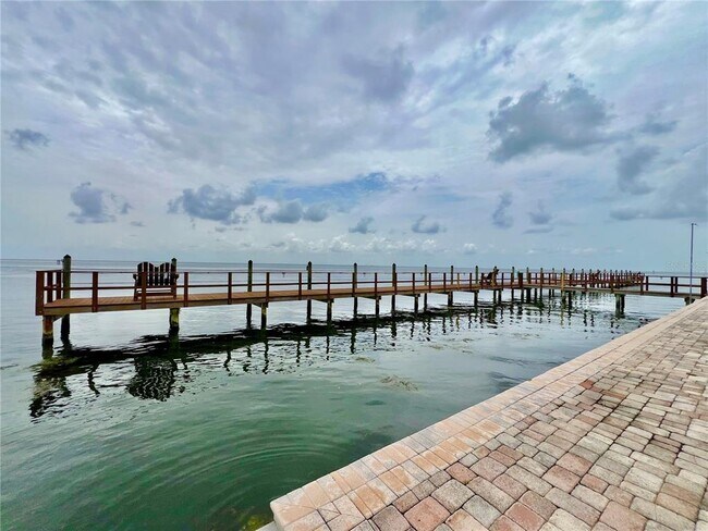 Building Photo - 5111 Coquina Key Dr SE