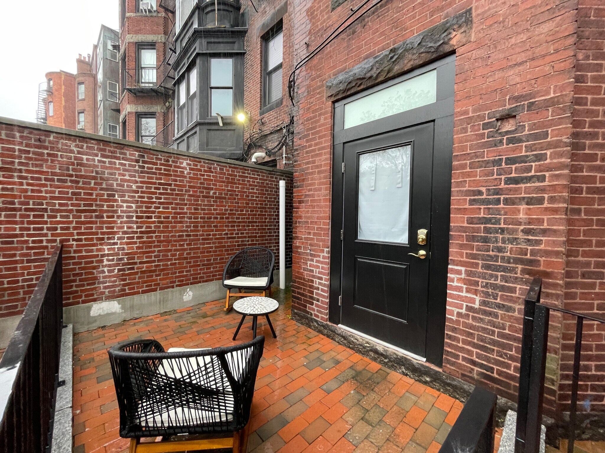 Building Photo - 456 Beacon St
