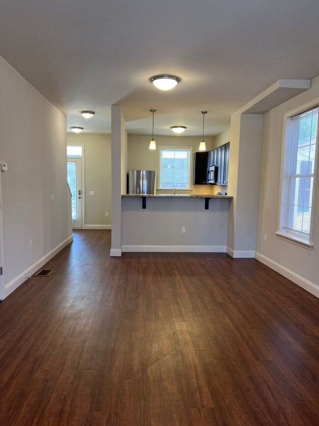 Building Photo - 107 Bayberry Cir