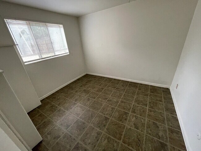 Building Photo - "Charming Bi Level Home, 4-Bed Oasis with 2 Baths in Boulder - Avail 8/15/26