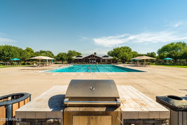 Building Photo - 4248 S Mariposa Dr