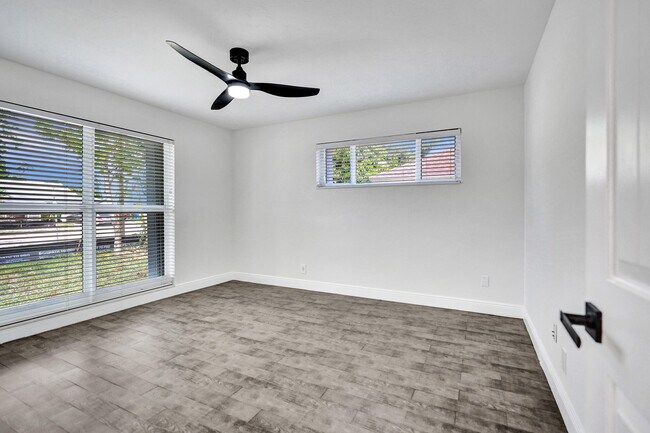 Building Photo - 618 Lindell Blvd