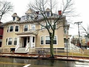 Building Photo - 356a Harvard St