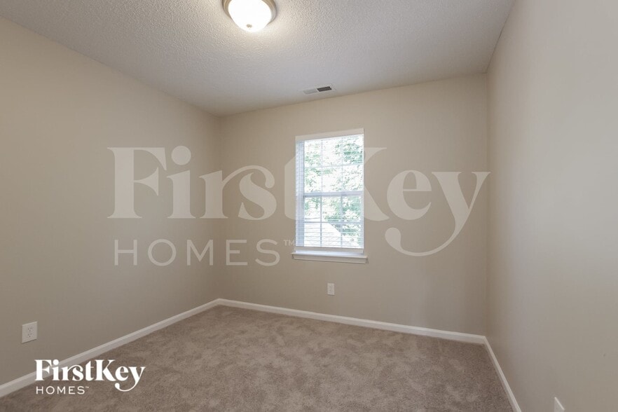 Building Photo - 5802 Crosswinds Ct