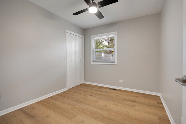 Building Photo - 1060 Warwick Ln