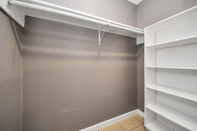Building Photo - 4402 Ludwig Ln