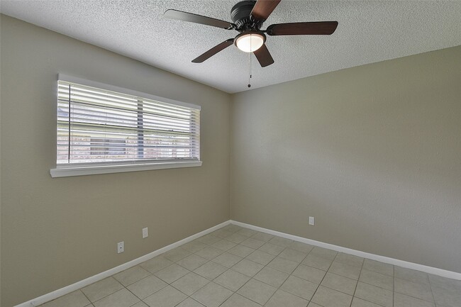 Building Photo - 4512 Avenue L