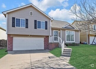 Building Photo - Work, Play, Shop - Beautiful updated home ...
