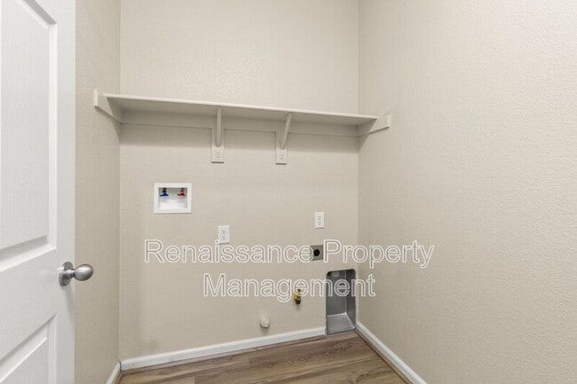 Building Photo - 15896 4 Corners Ct