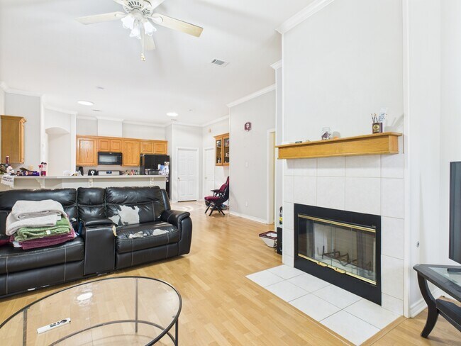 Building Photo - 3203 Von Trapp Ln