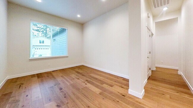 Building Photo - Contemporary 4 Bedroom Oasis on Quiet Dead-End Street!