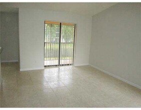 Building Photo - 1 Bedroom in a Beautiful Neighborhood in Sunrise, FL