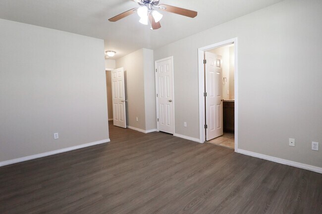 Building Photo - Emerson Elementary Zoned - 3 bedroom / 2 b...