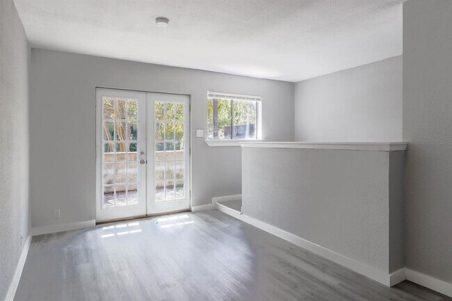 Building Photo - 1600 West Ave