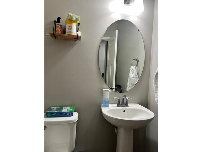 Building Photo - 7262 Zircon Ct N