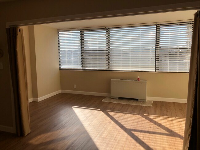 Building Photo - 270 Marin Blvd