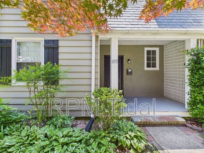 Building Photo - 217 Palen Ave