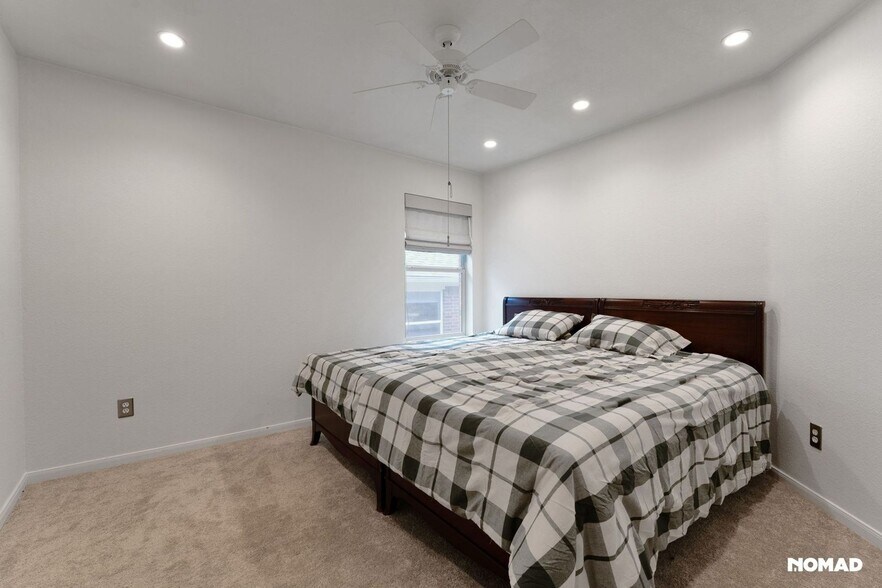 Building Photo - 5613 Lomita Verde Cir