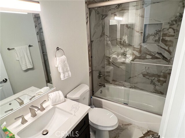 Building Photo - 1011 Hyde Park Dr