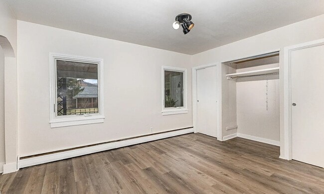 Building Photo - 536 Lansvale St