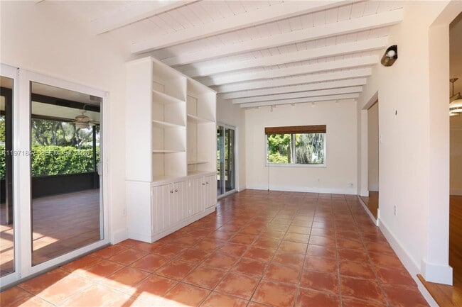 Building Photo - 8300 SW 61st Ave