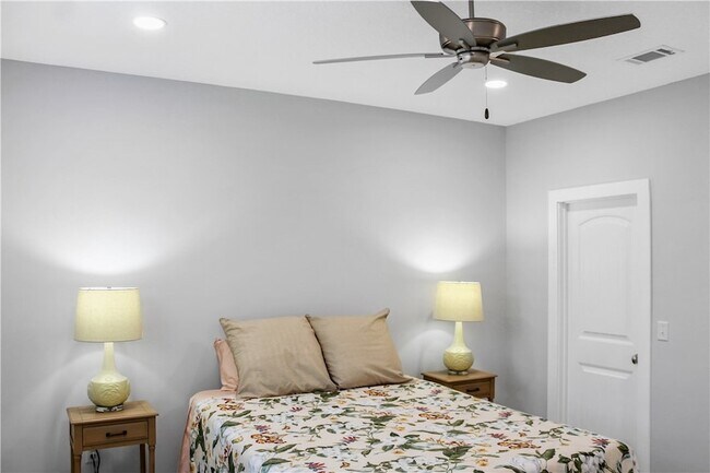 Building Photo - 905 Wayne St